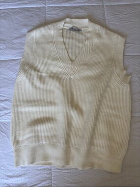 Sleeveless V-Neck Knit Sweater Vest - Cream